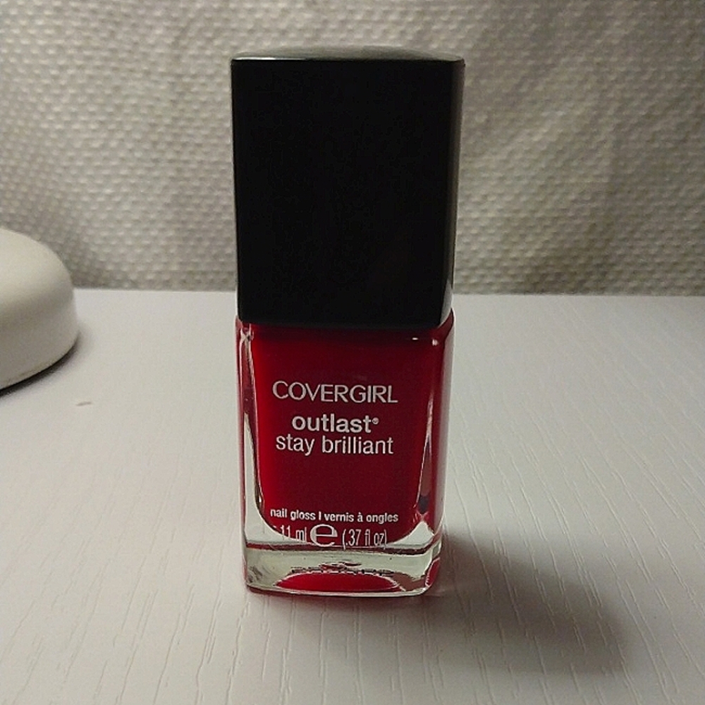 CoverGirl Outlast Stay Brilliant Nail Gloss -180 Red Revenge New